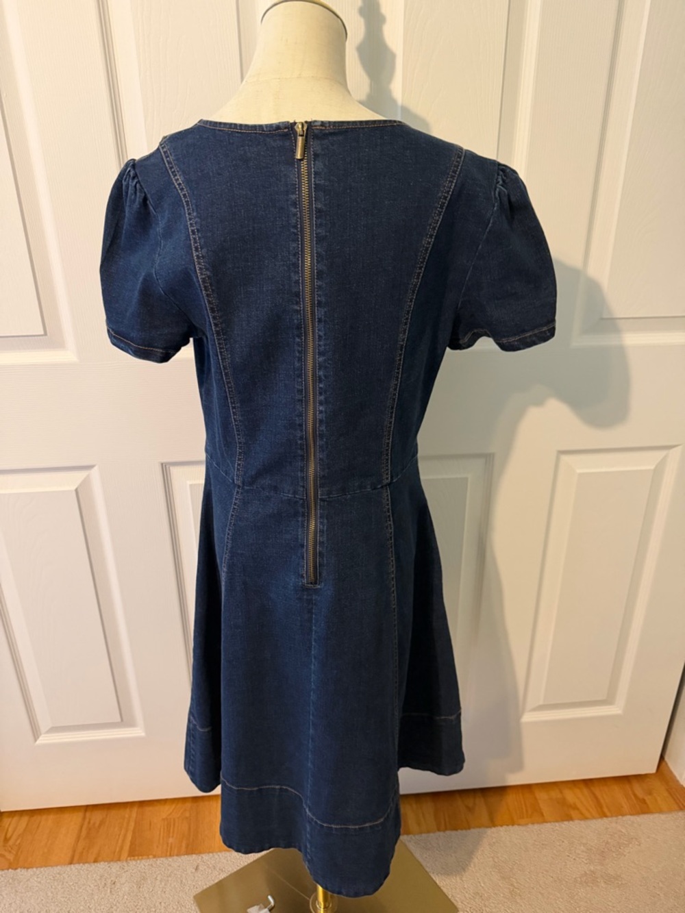 Dress - Picture 3 of 6